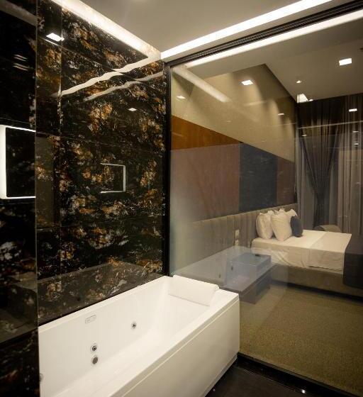 주니어 스위트 발코니, Deluxe Resort And Spa