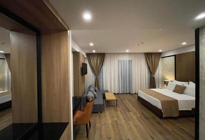 스탠다드 룸 킹사이즈 침대, Deluxe Resort And Spa