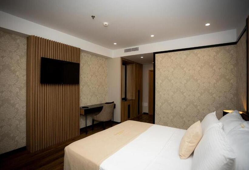 디럭스 룸, Deluxe Resort And Spa