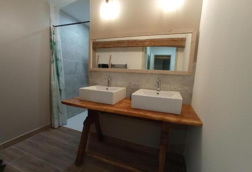 חדר סטנדרט עם מיטת קינג, Oust Au Lit