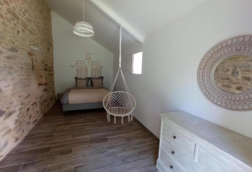 סוויטה נוף לגינה, Oust Au Lit