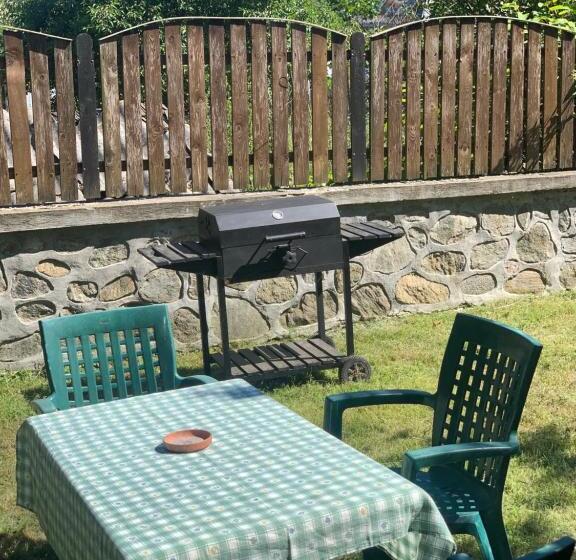 庭の見える１ベッドルームアパートメント, Vila Zia