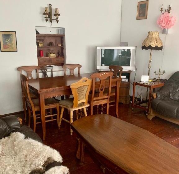 庭の見える１ベッドルームアパートメント, Vila Zia