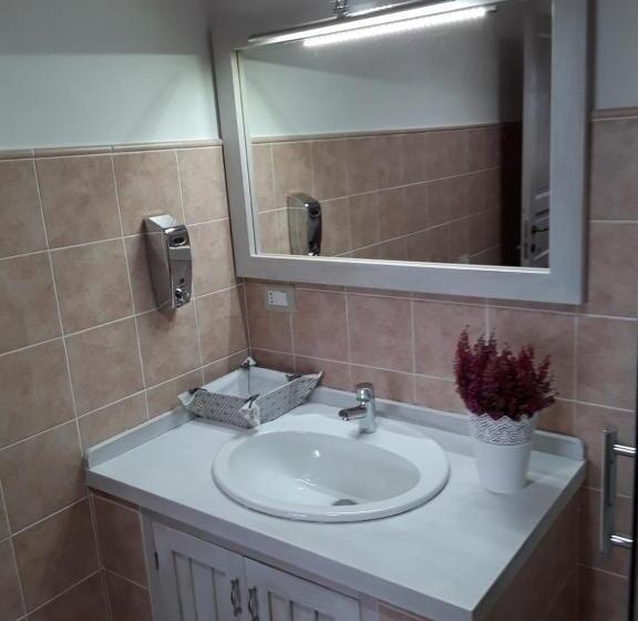 スタンダードスタジオ, B&b La Lumachella