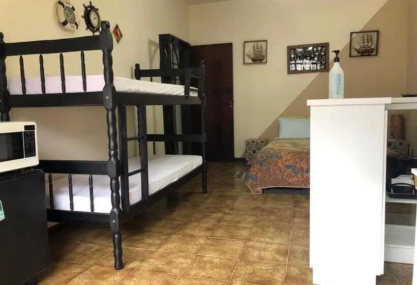 スタンダードスタジオ, Hostel Limão Doce