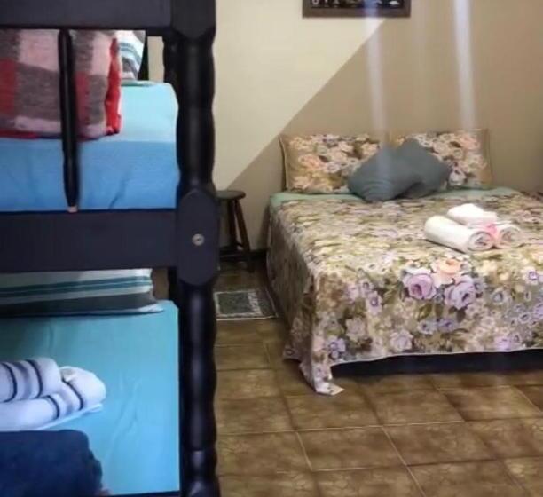 Escritório Estándar, Hostel Limão Doce