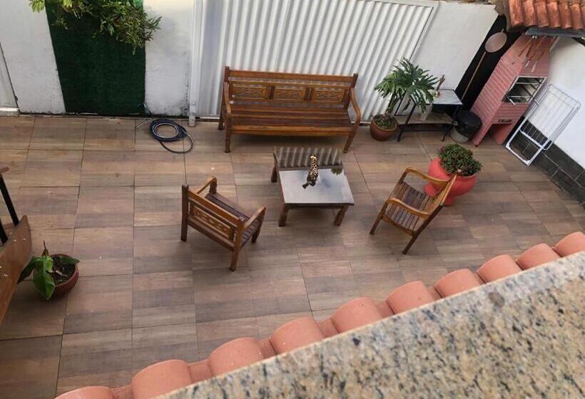 Escritório Estándar, Hostel Limão Doce
