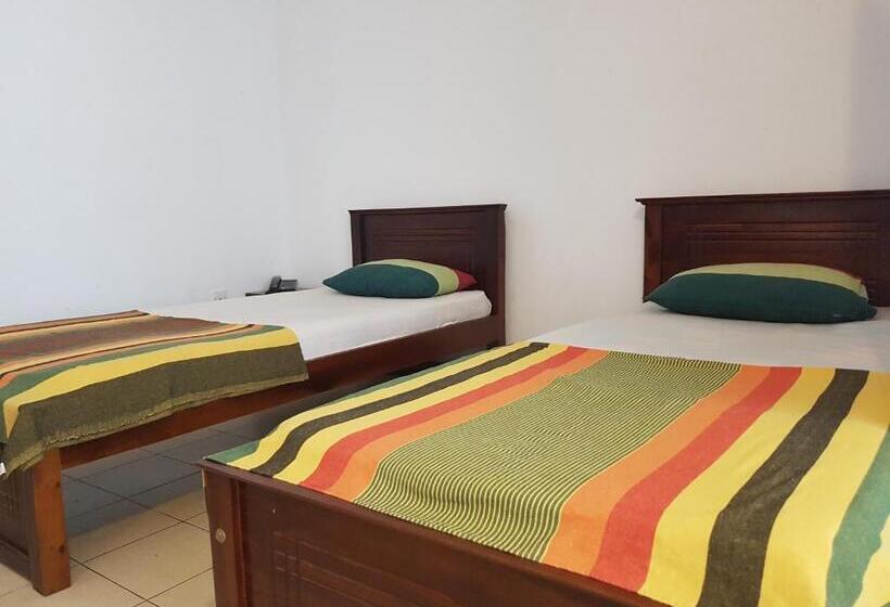 Номер Deluxe, Chamaya Holiday Inn