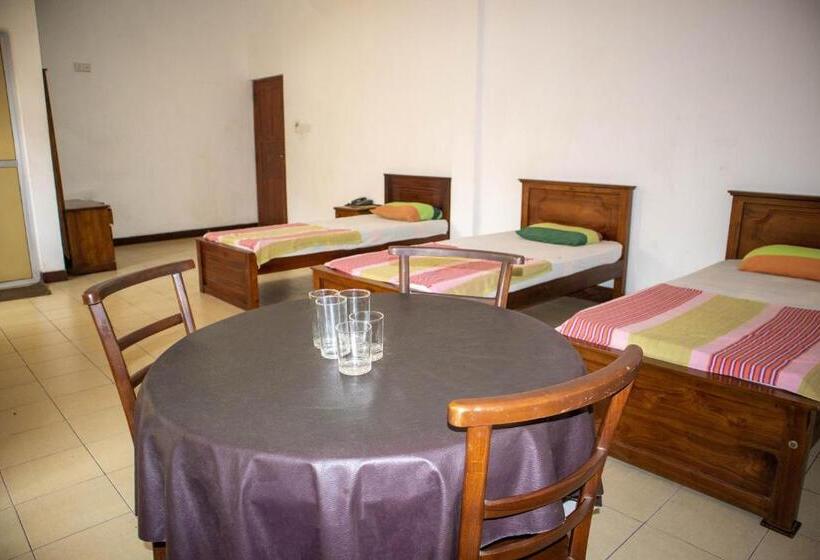 Трежместный Номер Economy, Chamaya Holiday Inn