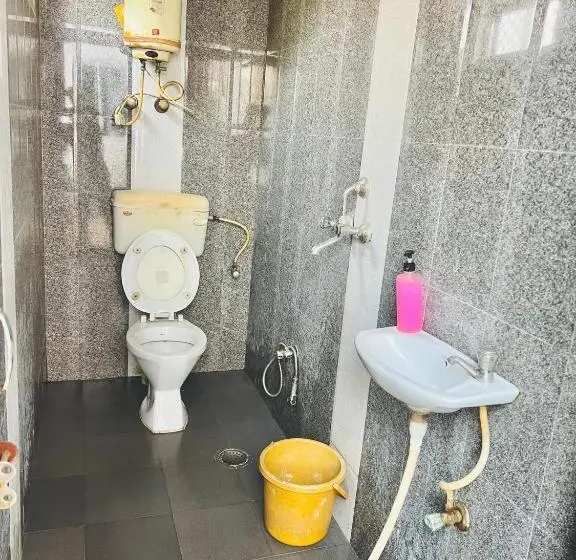 اتاق استاندارد با بالکن, Bhoora House
