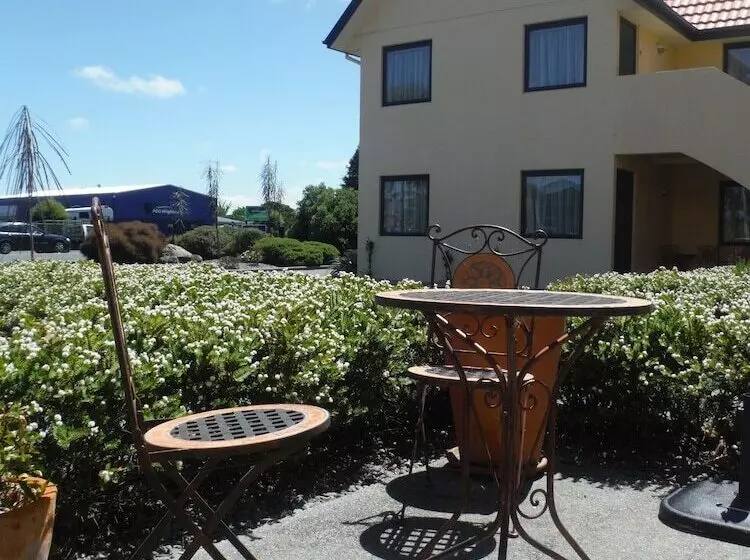 スーペリアスタジオ, Bella Vista Motel Ashburton