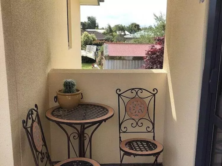 スーペリアスタジオ, Bella Vista Motel Ashburton