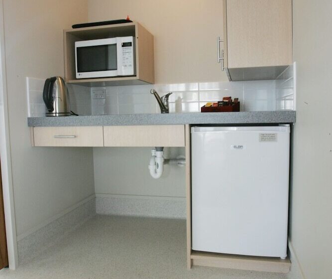 סטודיו סופריור, Bella Vista Motel Ashburton