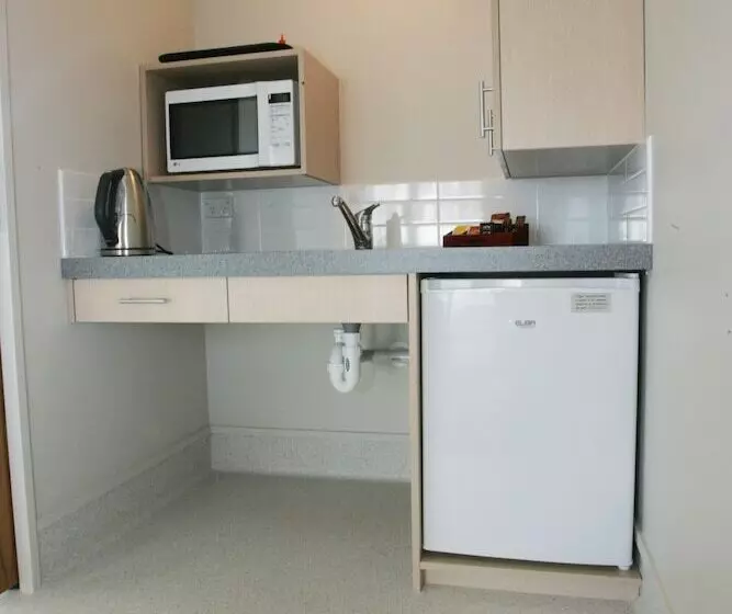 スーペリアスタジオ, Bella Vista Motel Ashburton