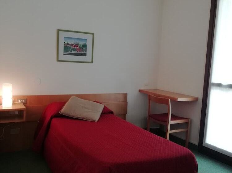 اتاق استاندارد یک نفره, Crimea