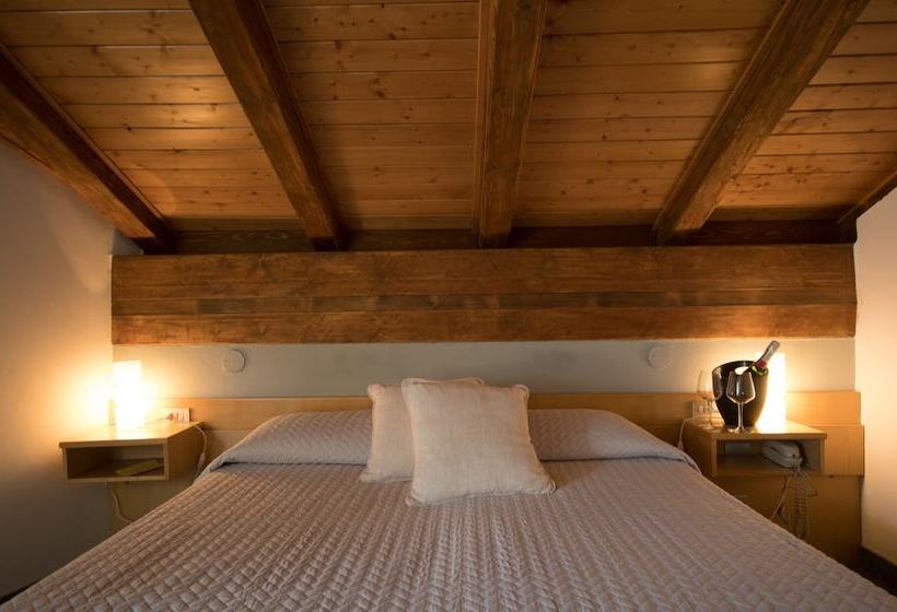 اتاق سوپریور, Crimea