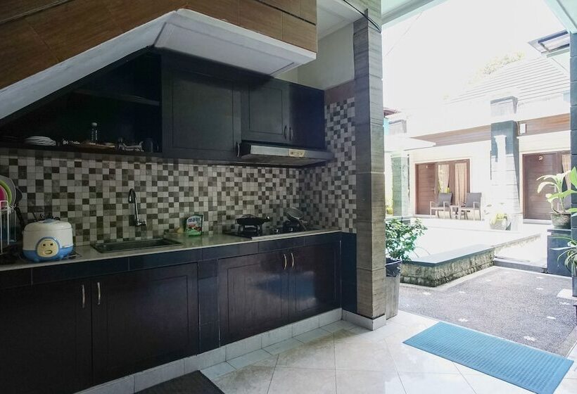 디럭스 룸, Denays Guest House Jimbaran