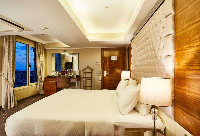 سوئیت جونیور با تخت بزرگ, Doubletree By Hilton Hotel Izmir   Alsancak