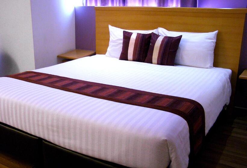 Quarto Estandar, Iyarin @ Tuk Chang