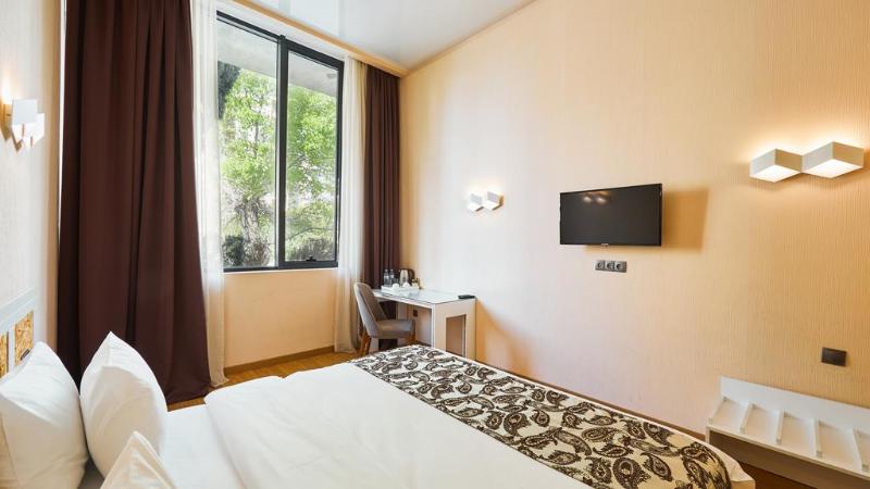 Quarto Estandar, Iyarin @ Tuk Chang