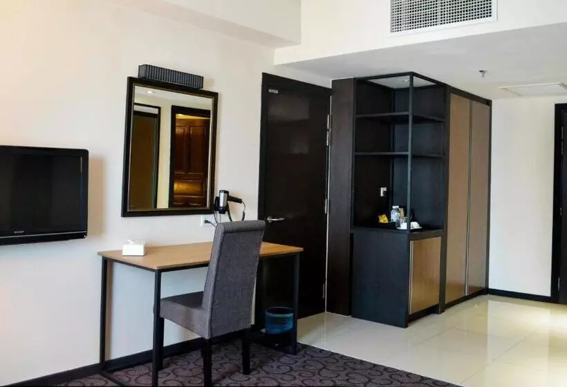 キングサイズベッドのスーペリアルーム, Kinta Riverfront Hotel & Suites