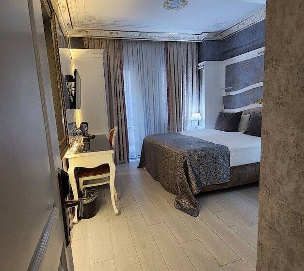 اتاق لوکس, Leyenda