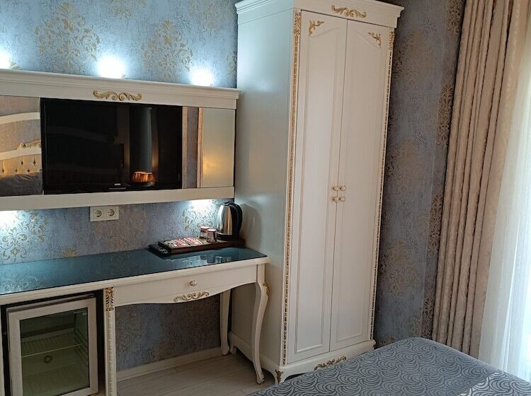 اتاق لوکس, Leyenda