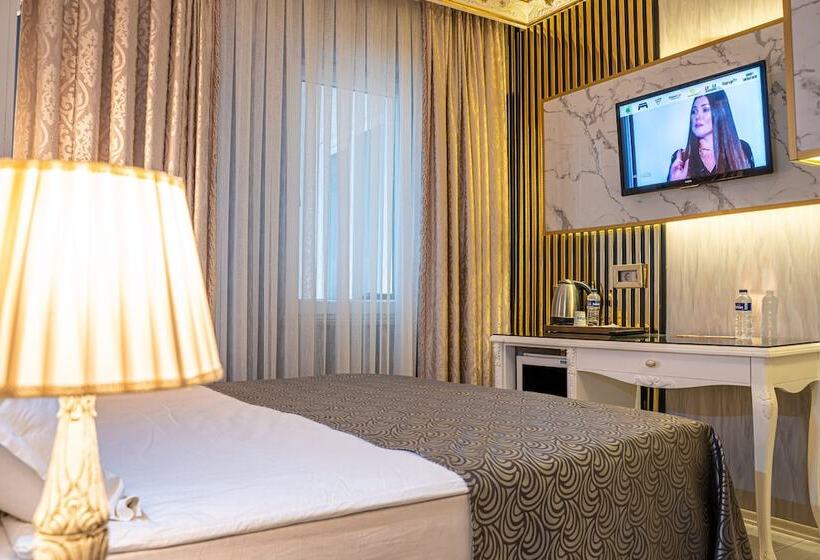 اتاق لوکس, Leyenda