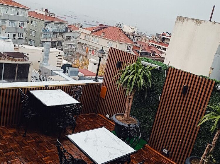 اتاق خانوادگی, Leyenda