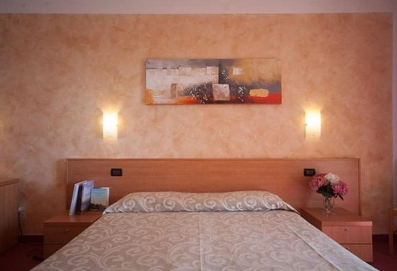 スタンダードトリプルルーム, Albergo Suisse Bellevue