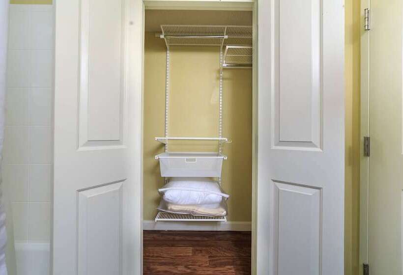 جناح غرفتين نوم, Towneplace Suites Farmington