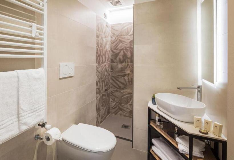 Standart Oda, Vesuvio