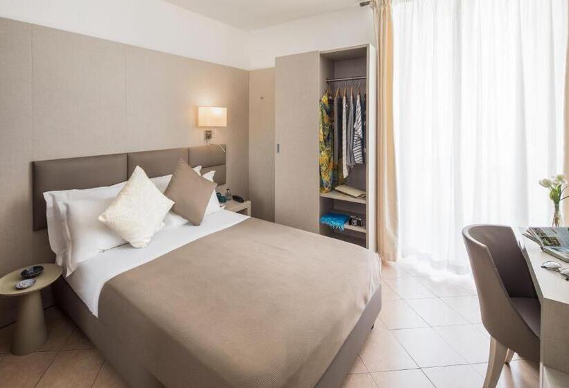 Yandan Deniz Manzaralı Tek Kişilik Standart Oda, Vesuvio