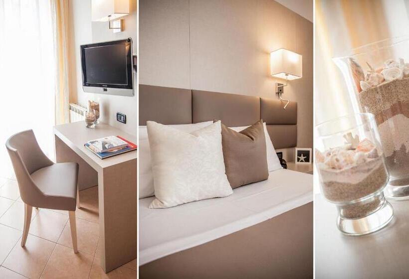 Yandan Deniz Manzaralı Tek Kişilik Standart Oda, Vesuvio