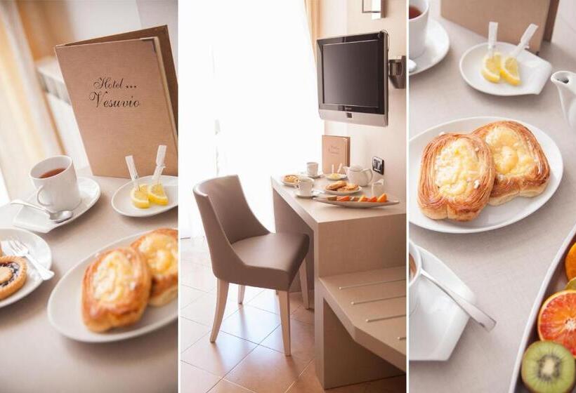 Yandan Deniz Manzaralı Tek Kişilik Standart Oda, Vesuvio