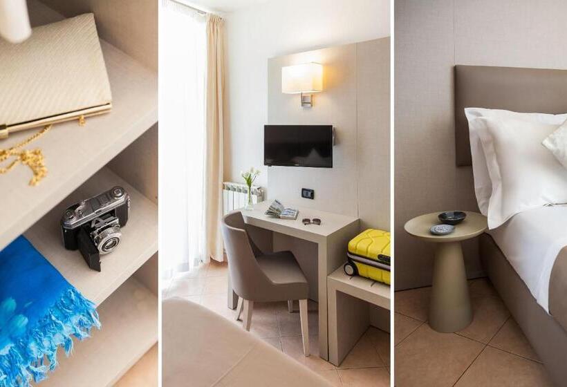 Yandan Deniz Manzaralı Tek Kişilik Standart Oda, Vesuvio