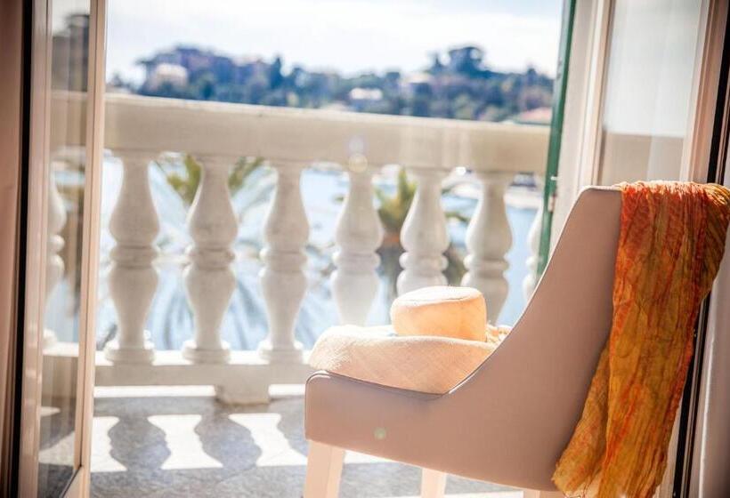 Triple Room Sea View, Vesuvio