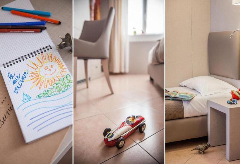 Deniz Manzaralı Aile Odası, Vesuvio