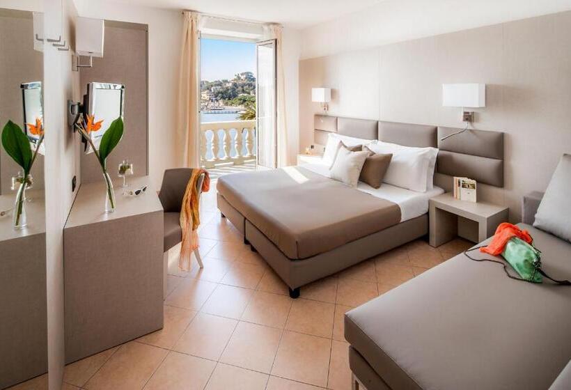 Deniz Manzaralı Aile Odası, Vesuvio