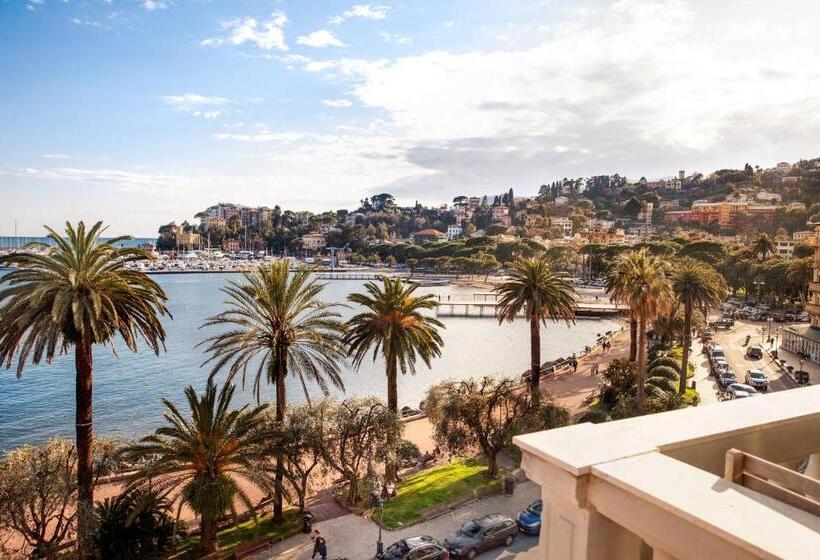 Deniz Manzaralı Aile Odası, Vesuvio