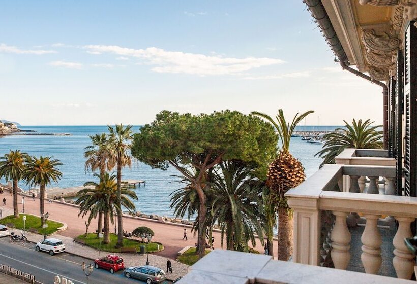 Yandan Deniz Manzaralı Tek Kişilik Standart Oda, Vesuvio