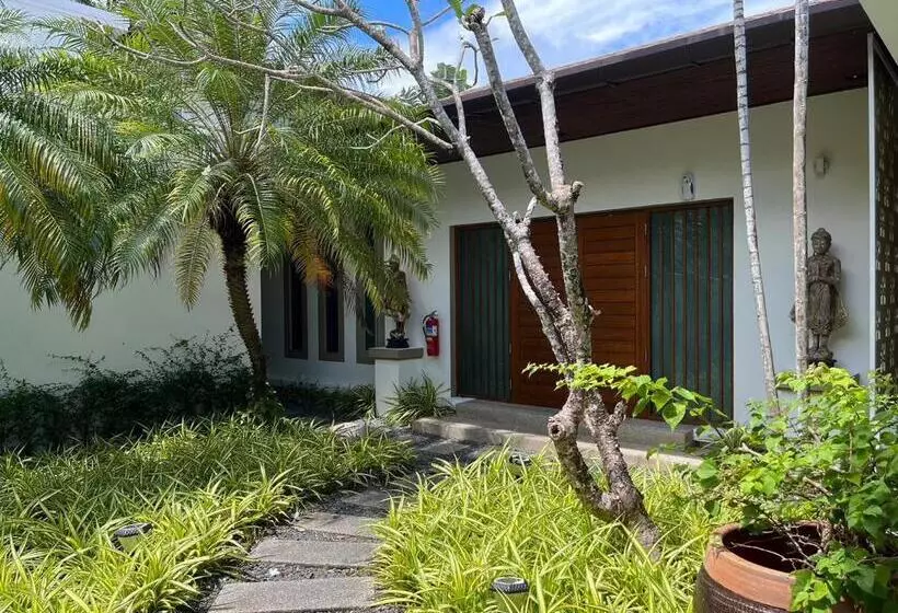 Villa 3 Makuuhuonetta Uima-allas, Villa Tantawan Resort   Private Pool Villas