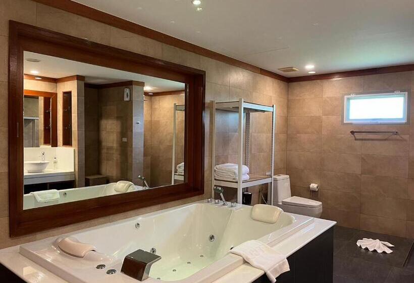 וילה עם חדר שינה אחד ובריכת שחיה, Villa Tantawan Resort   Private Pool Villas