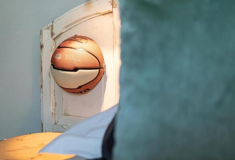 اتاق استاندارد سه نفره, Bed And Breakfast Bric & Brac