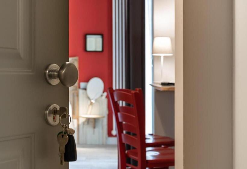 اتاق استاندارد, Bed And Breakfast Bric & Brac