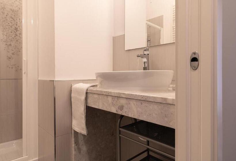 اتاق استاندارد, Bed And Breakfast Bric & Brac