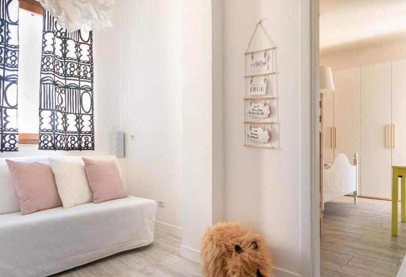 اتاق خانوادگی, Bed And Breakfast Bric & Brac