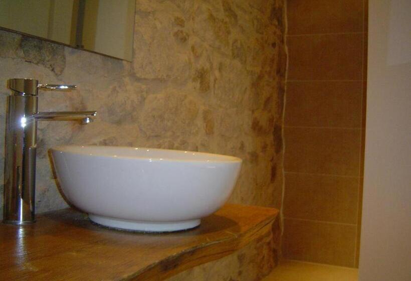 标准间, Le Mas Des Monèdes