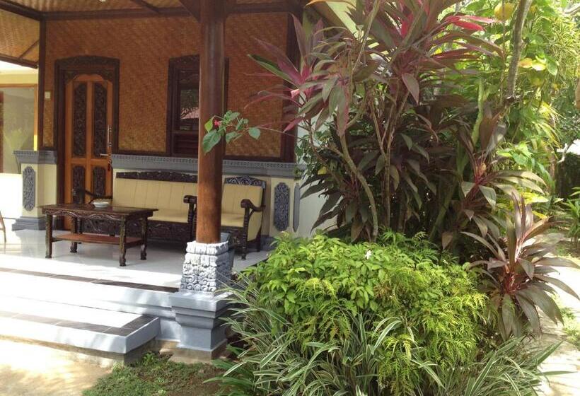 חדר משפחתי, Astina