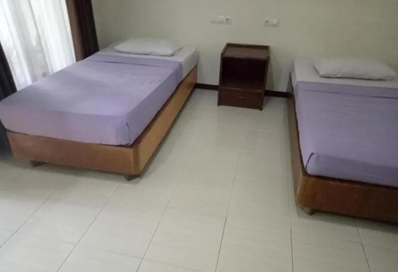 Economy-huone, Astina
